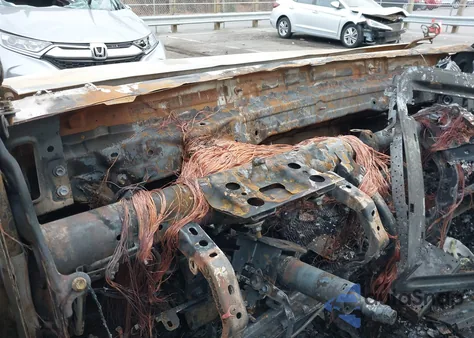 2013 Toyota 4Runner Limited z USA, uszkodzony, nr VIN JTEBU5JR0D5115211